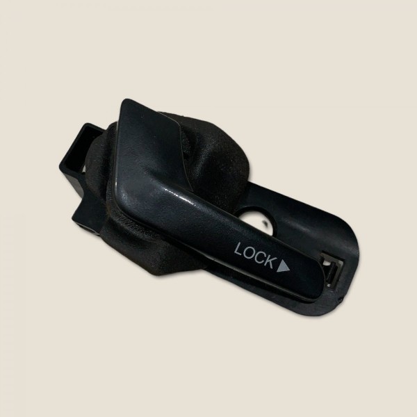 Maçaneta Interna Dianteira Esquerda Fiat Strada 2020 (69) Maçaneta Interna Dianteira Esquerda Fiat Strada 2020 (69)