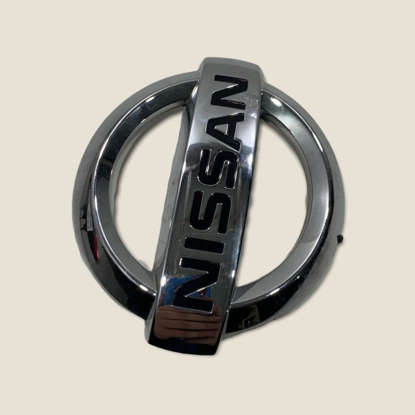 Emblema Nissan Tampa Traseira Nissan Kicks Sl 2019 (270) Emblema Nissan Tampa Traseira Nissan Kicks Sl 2019 (270)