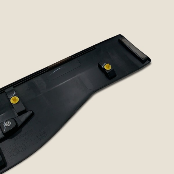 Friso Porta Tras. Esq. Nissan Kicks Sl 2019 828715rb0a (313) Friso Porta Tras. Esq. Nissan Kicks Sl 2019 828715rb0a (313)