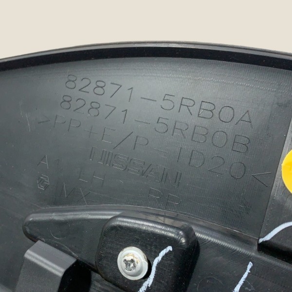 Friso Porta Tras. Esq. Nissan Kicks Sl 2019 828715rb0a (313) Friso Porta Tras. Esq. Nissan Kicks Sl 2019 828715rb0a (313)