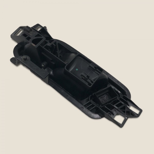 Maçaneta Interna Porta Dianteira Direita Amarok 2015 (524) Preto Maçaneta Interna Porta Dianteira Direita Amarok 2015 (524) Preto