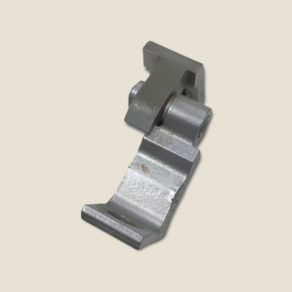 Dobradiça Traseira Esquerda Inferior Amarok 2015 (670) Dobradiça Traseira Esquerda Inferior Amarok 2015 (670)