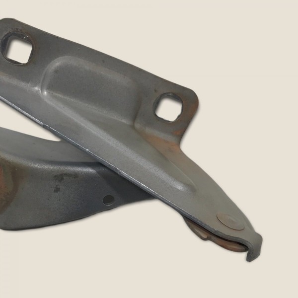 Dobradiça Direita Capô Diant. 2h0823302a Amarok 2015 (673) Dobradiça Direita Capô Diant. 2h0823302a Amarok 2015 (673)
