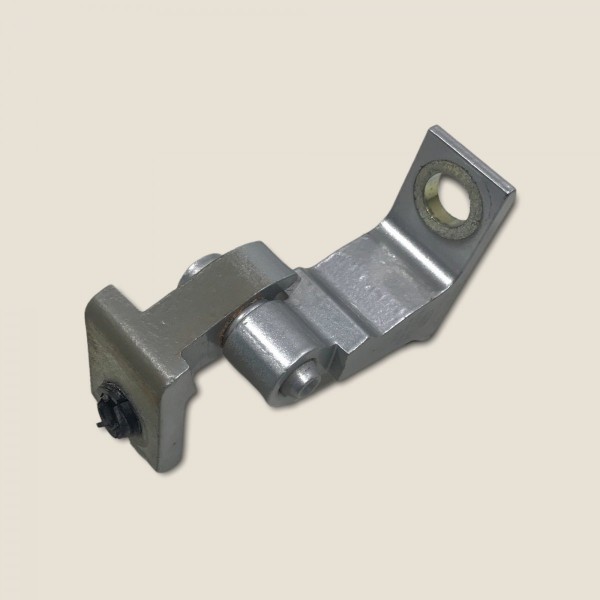 Dobradiça Traseira Direita Superior Amarok 2015 (667) Dobradiça Traseira Direita Superior Amarok 2015 (667)