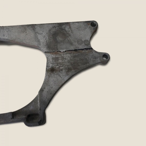 Suporte Resfriador Válvula Egr Amarok 2.0 Biturbo 2015 (683) Suporte Resfriador Válvula Egr Amarok 2.0 Biturbo 2015 (683)