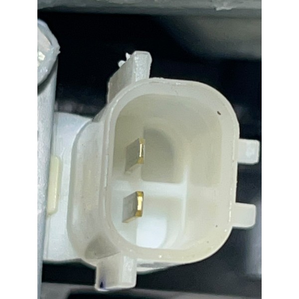 Máquina De Vidro Traseira Direita Tracker Rs 1.2t 23/24 Máquina De Vidro Traseira Direita Tracker Rs 1.2t 23/24