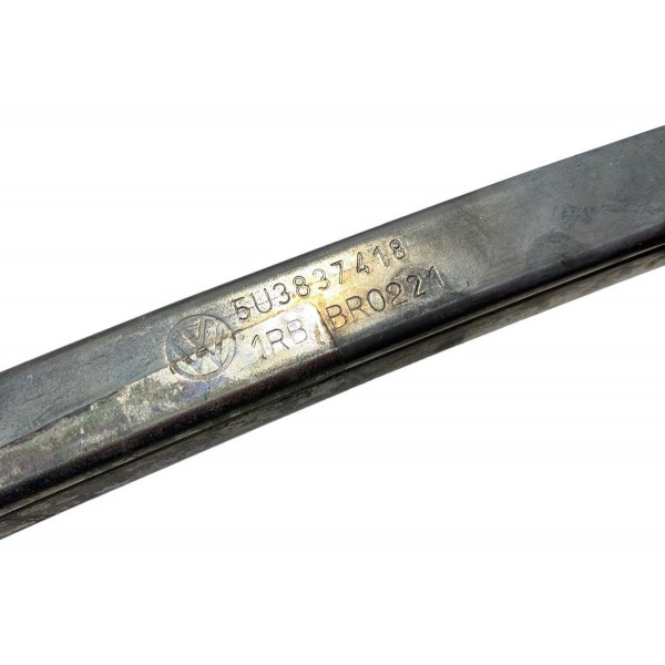 Guia Vidro Porta Dianteira Direita Volkswagen Saveiro 2021 Guia Vidro Porta Dianteira Direita Volkswagen Saveiro 2021