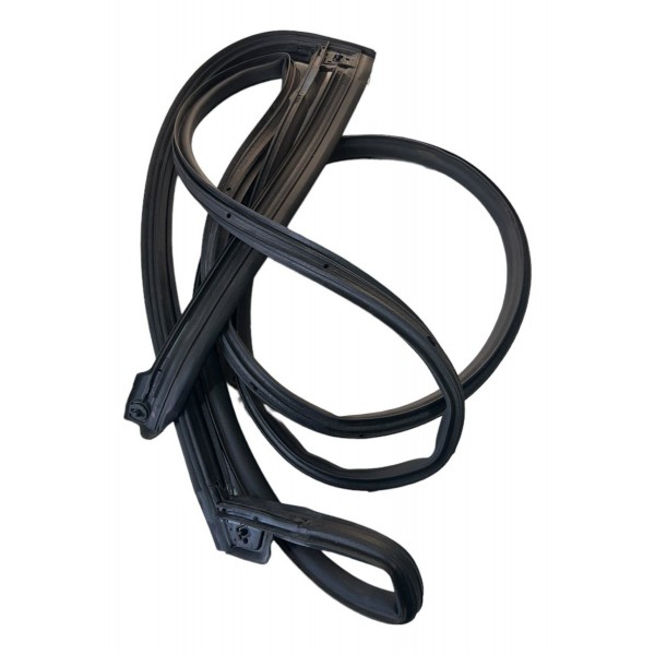 Guarnição Porta Traseira Direita Tracker Rs 2023/2024 Guarnição Porta Traseira Direita Tracker Rs 2023/2024