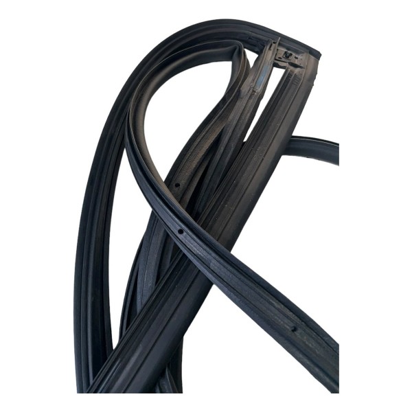 Guarnição Porta Traseira Direita Tracker Rs 2023/2024 Guarnição Porta Traseira Direita Tracker Rs 2023/2024