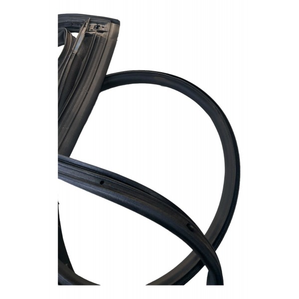 Guarnição Porta Traseira Direita Tracker Rs 2023/2024 Guarnição Porta Traseira Direita Tracker Rs 2023/2024