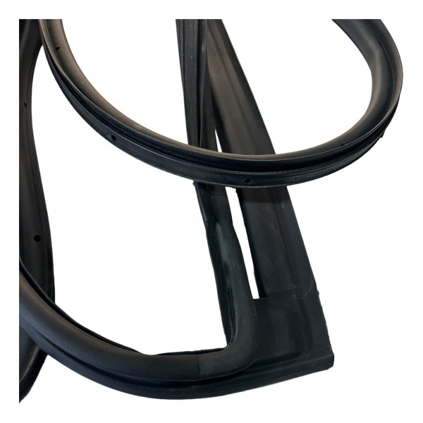 Guarnição Porta Traseira Direita Tracker Rs 2023/2024 Guarnição Porta Traseira Direita Tracker Rs 2023/2024