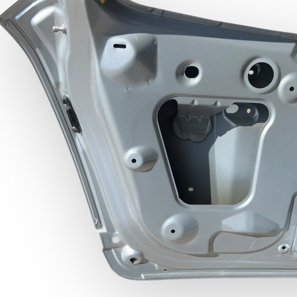 Tampa Traseira Porta Malas Captiva Sport 2011 Tampa Traseira Porta Malas Captiva Sport 2011