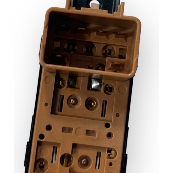 Comando Botão Vidro Traseiro Direito Captiva Sport 2011 Comando Botão Vidro Traseiro Direito Captiva Sport 2011