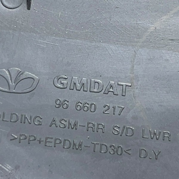 Friso Porta Traseira Esquerda Captiva Sport 2.4 2011 Friso Porta Traseira Esquerda Captiva Sport 2.4 2011